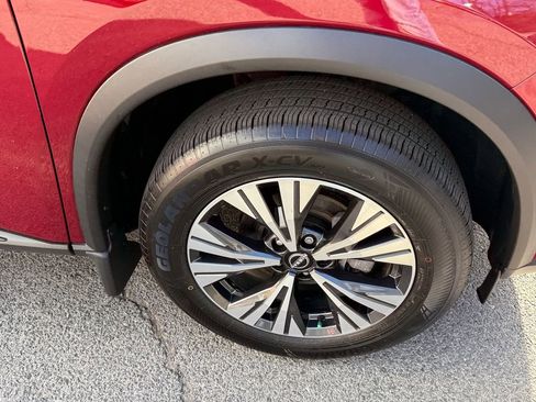 Used 2023 Nissan Rogue SV image 9