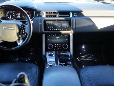 Used 2020 Land Rover Range Rover HSE image 11