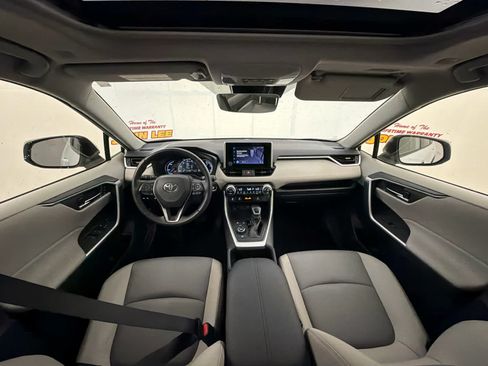 Used 2023 Toyota RAV4 XLE Premium AWD/4WD image 20