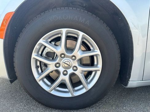 Used 2022 Chrysler Voyager LX FWD image 19