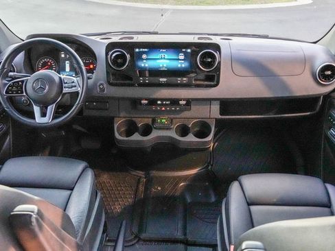 Used 2022 Mercedes-Benz Sprinter 2500 image 33