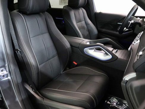 Used 2024 Mercedes-Benz GLS 580 4MATIC image 24