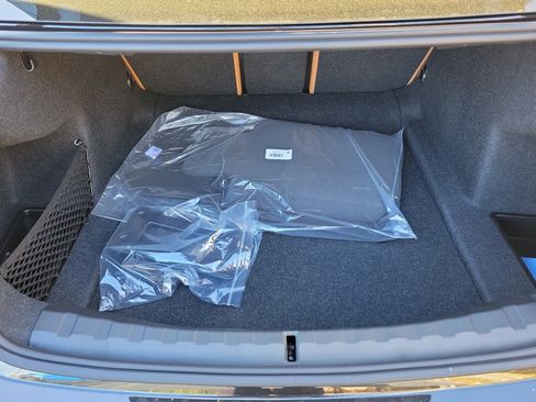 New 2026 BMW 330i Sedan w/ Premium Package image 7