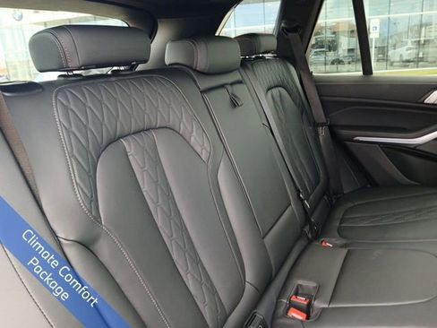 Used 2025 BMW X5 xDrive50e image 13