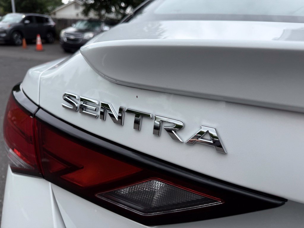 Certified 2025 Nissan Sentra SR FWD image 8