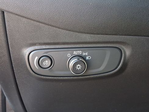 Used 2023 Chevrolet Equinox LS w/ LS Convenience Package image 26