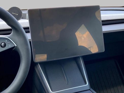 Used 2026 Tesla Model Y 2WD image 6