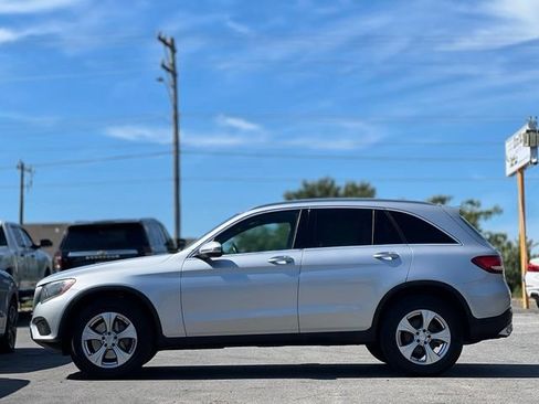 Used 2017 Mercedes-Benz GLC 300 4MATIC w/ Premium 1 Package image 8
