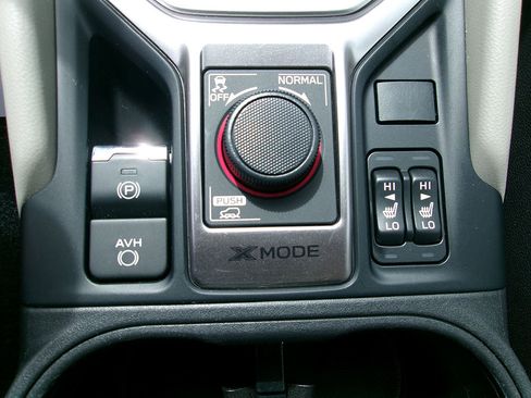 Used 2021 Subaru Forester Premium AWD/4WD image 17