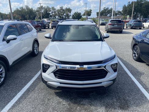 Used 2025 Chevrolet TrailBlazer LT FWD image 14