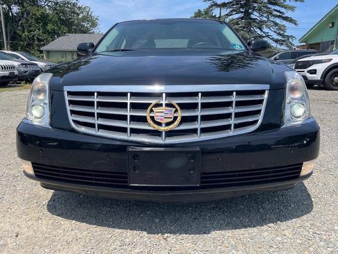 Used 2008 Cadillac DTS FWD image 3