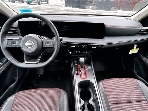 Used 2025 Nissan Kicks SR image 16