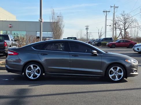 Used 2016 Ford Fusion S w/ Equipment Group 101A image 4