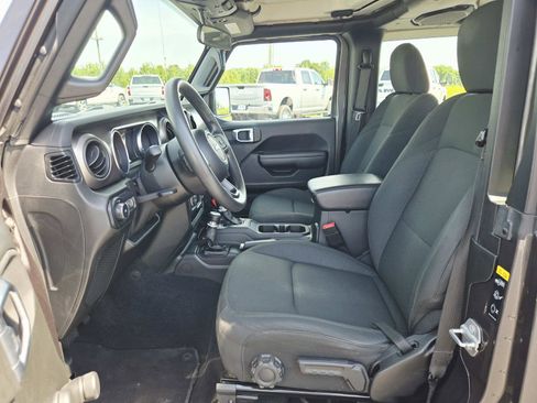 Used 2021 Jeep Wrangler Sport AWD/4WD image 12