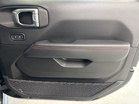 Used 2022 Jeep Wrangler Unlimited Rubicon image 25