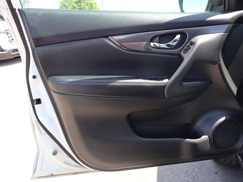 Used 2016 Nissan Rogue SL w/ SL Premium Package AWD/4WD image 40