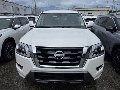 Used 2024 Nissan Armada SV AWD/4WD image 2