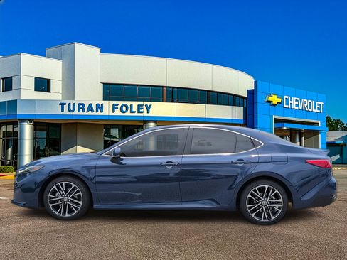 Used 2025 Toyota Camry XLE w/ Premium Package FWD image 2