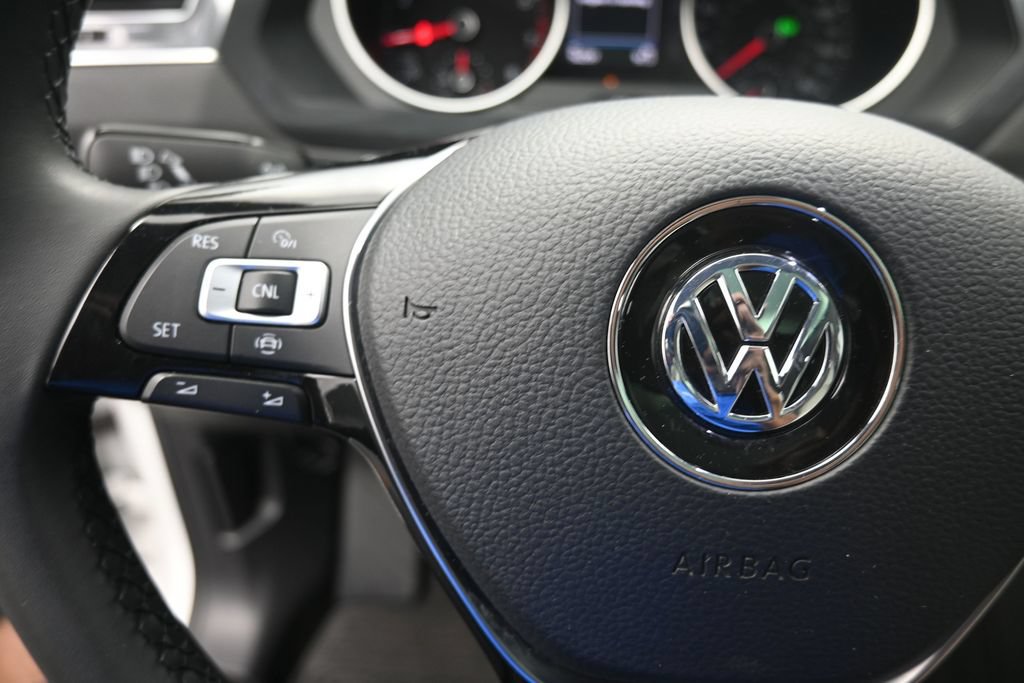 Used 2020 Volkswagen Tiguan SE FWD image 15