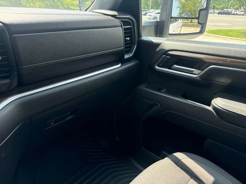 Used 2025 Chevrolet Silverado 2500 LT w/ Convenience Package AWD/4WD image 17