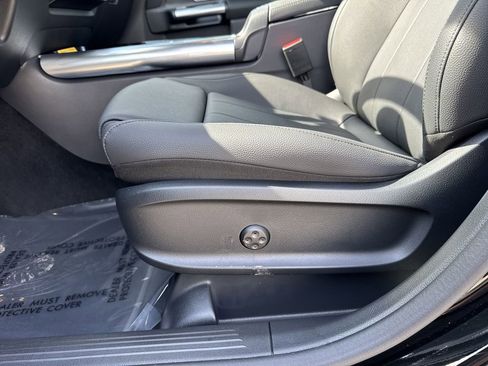 New 2026 Mercedes-Benz GLA 250 4MATIC image 18