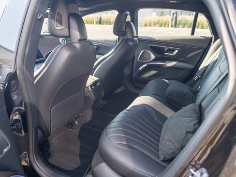 Used 2022 Mercedes-Benz EQS 450+ Sedan image 21