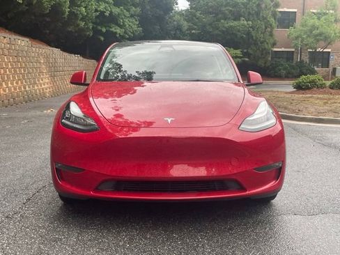 Used 2022 Tesla Model Y Long Range AWD/4WD image 2
