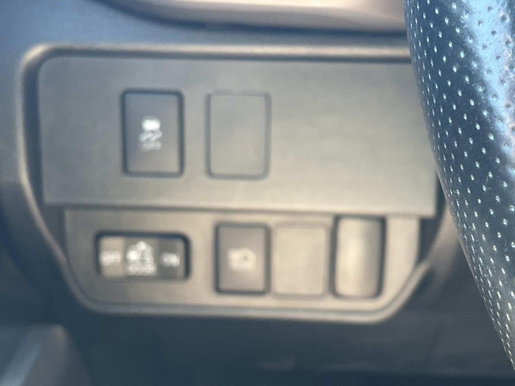 Used 2021 Toyota Tacoma SR5 RWD image 27