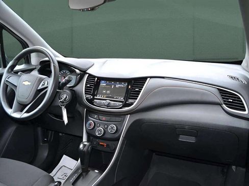 Used 2019 Chevrolet Trax LS image 23