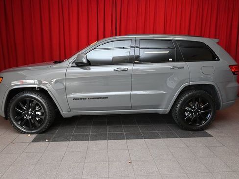 Used 2020 Jeep Grand Cherokee Altitude image 4