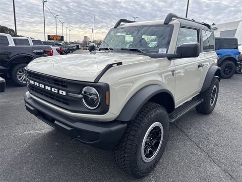 New 2025 Ford Bronco Base w/ Sasquatch Package image 3