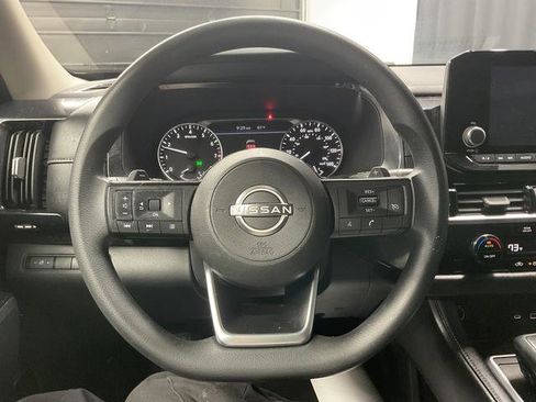 Used 2022 Nissan Pathfinder S AWD/4WD image 17