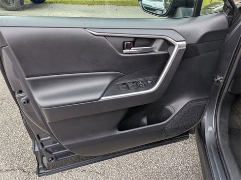 Used 2021 Toyota RAV4 XLE w/ Carpet Mat Package (TMS) image 11