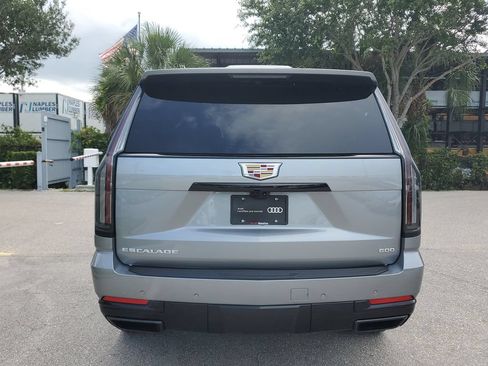 Used 2025 Cadillac Escalade ESV Sport w/ Touring Package AWD/4WD image 6