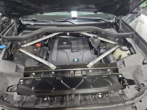 Used 2021 BMW X7 xDrive40i w/ Parking Assistance Package AWD/4WD image 33