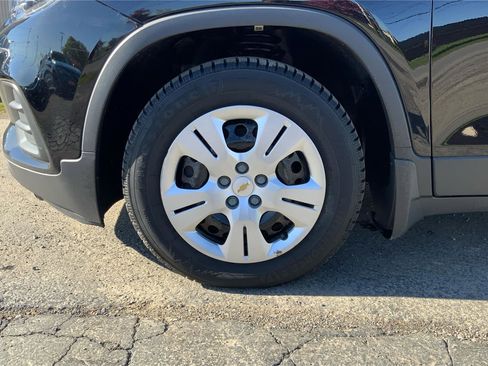 Used 2018 Chevrolet Trax LS w/ LPO, Protection Package FWD image 30