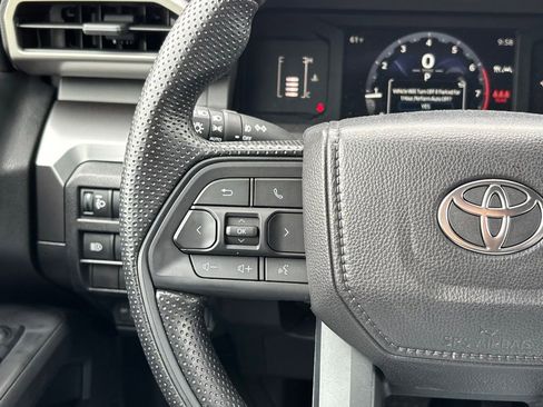 Used 2026 Toyota Tacoma SR5 AWD/4WD image 15