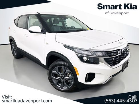 Certified 2025 Kia Seltos LX AWD/4WD image 1