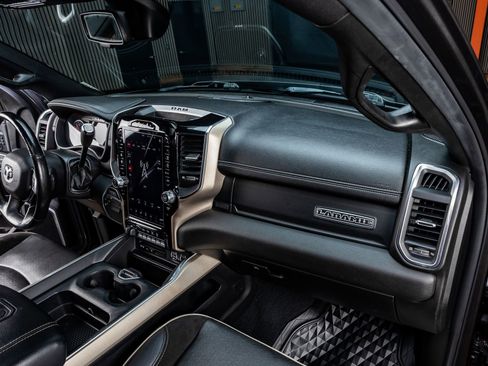 Used 2019 RAM 2500 Laramie w/ Night Edition AWD/4WD image 17