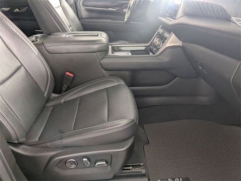 Certified 2021 GMC Yukon Denali w/ Denali Premium Package image 36