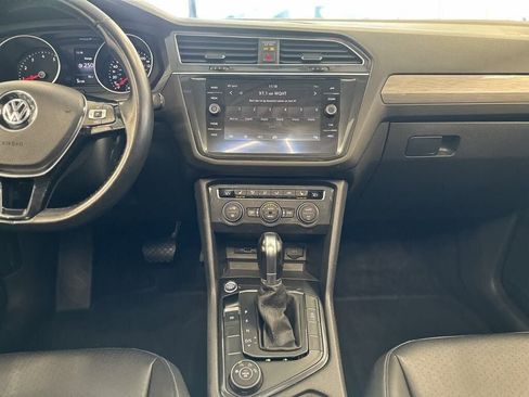 Used 2019 Volkswagen Tiguan SE w/ Panoramic Sunroof Package image 22