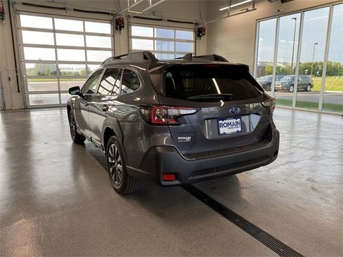 Used 2024 Subaru Outback Onyx Edition image 3