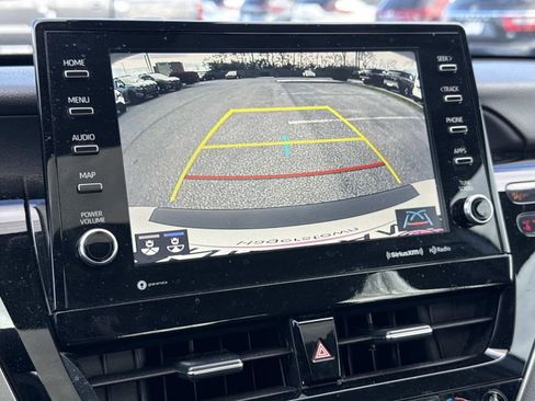 Used 2024 Toyota Camry SE image 11