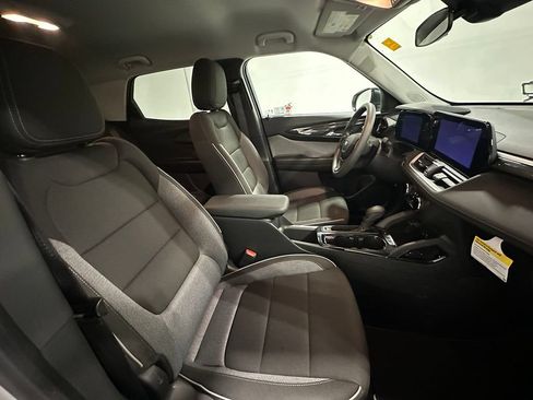 Used 2025 Chevrolet TrailBlazer LS w/ LS Convenience Package AWD/4WD image 26