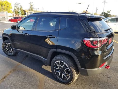 Certified 2024 Jeep Compass Trailhawk w/ Sun and Sound Group AWD/4WD image 5