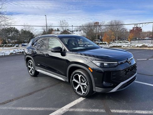 New 2026 Volkswagen Tiguan SE image 1