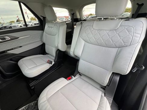 New 2026 Ford Explorer Platinum w/ LUX Leather Package AWD/4WD image 16