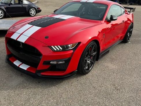 Used 2020 Ford Mustang Shelby GT500 w/ Carbon Fiber Track Pack RWD image 3