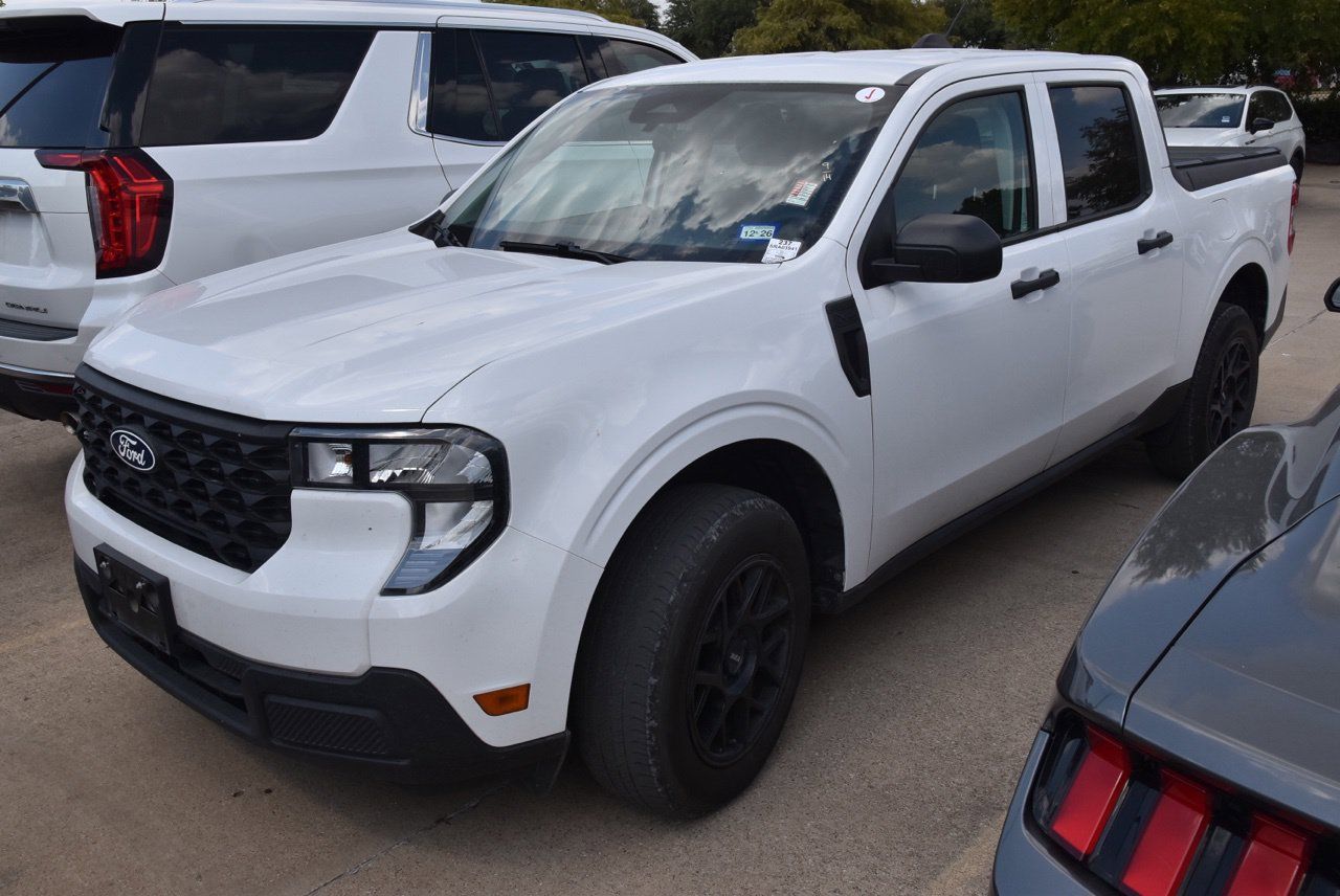 Used 2025 Ford Maverick XL FWD image 2
