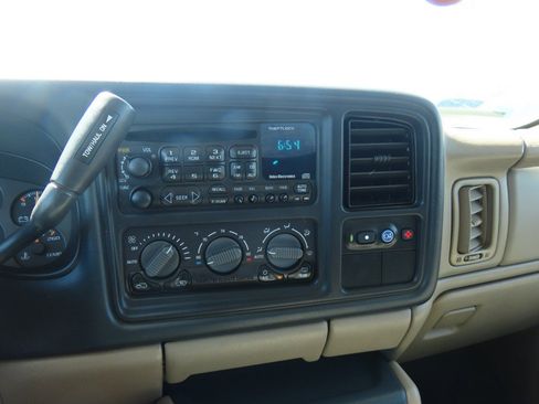 Used 2002 Chevrolet Avalanche image 30